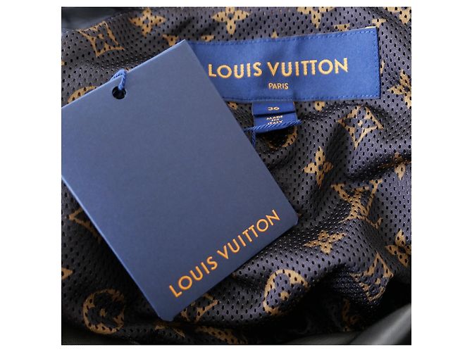 Chaqueta deportiva con capucha de nylon brillante Louis Vuitton Caqui - vista 14