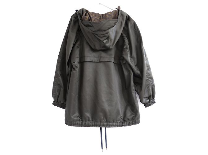Chaqueta deportiva con capucha de nylon brillante Louis Vuitton Caqui - vista 2