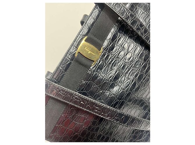 Borsa Salvatore Ferragamo Vara in pelle nera effetto coccodrillo - vista 5