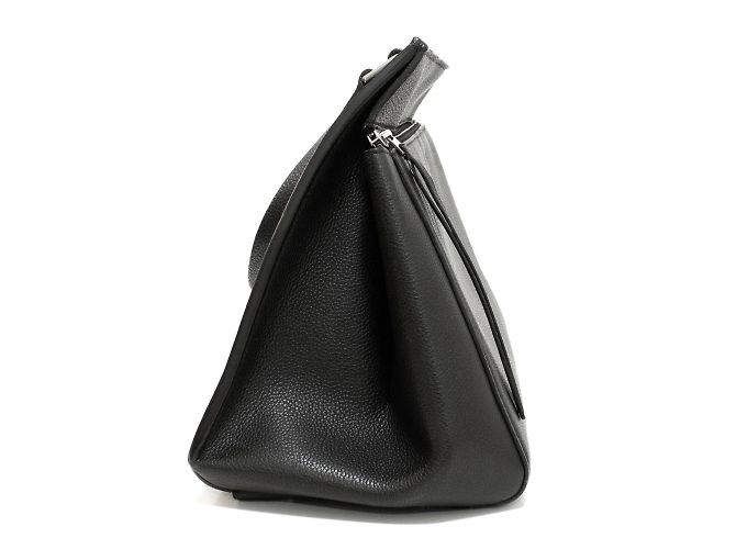 Céline Bolso Celine Edge en cuero negro, con un solo asa de cuero negro para un fácil transporte. - vista 4