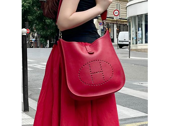Hermès Evelyne Schultertasche. Rot - Ansicht 2