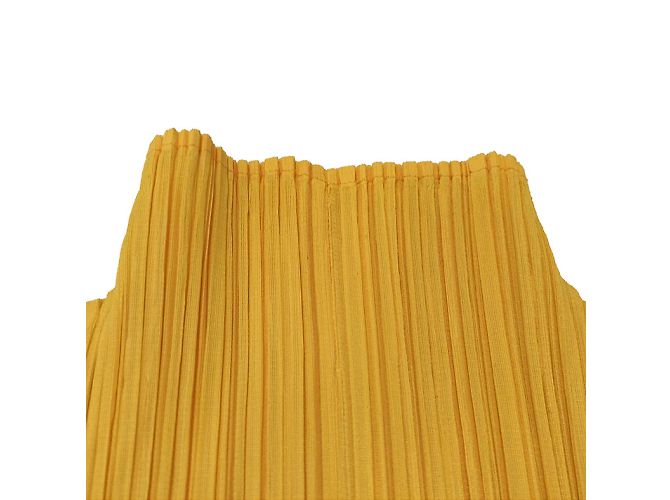 Bellissimo top Issey Miyake Pleats Please. Giallo - vista 3