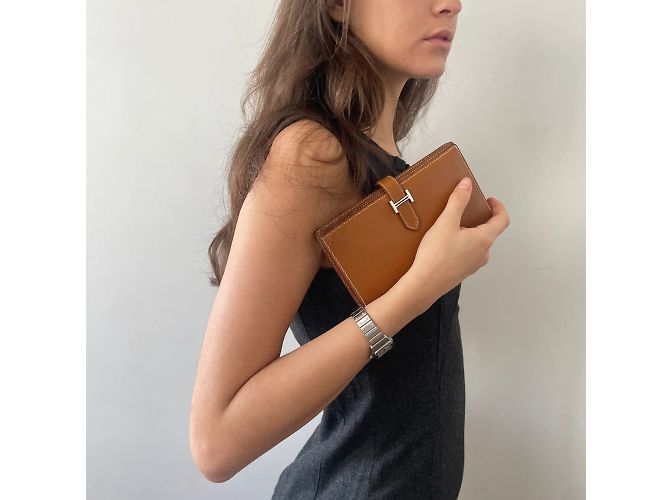 Billetera Hermès, modelo “Béarn Soufflet”; Castaño - vista 2