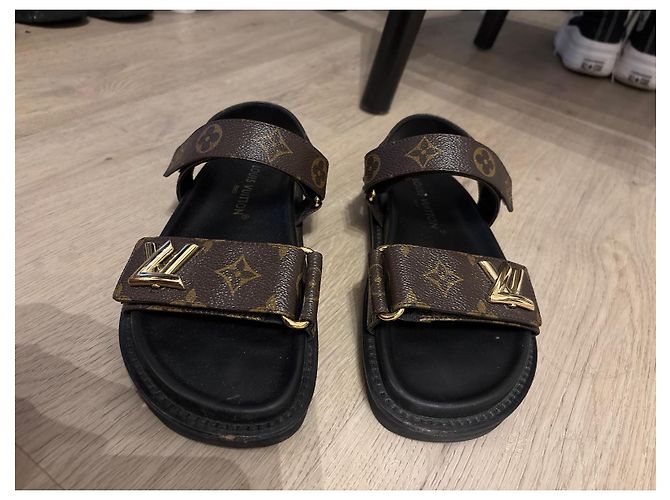 Sandali Louis Vuitton in pelle marrone - vista 2