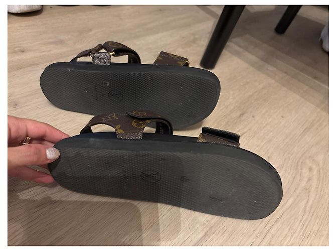 Sandali Louis Vuitton in pelle marrone - vista 3