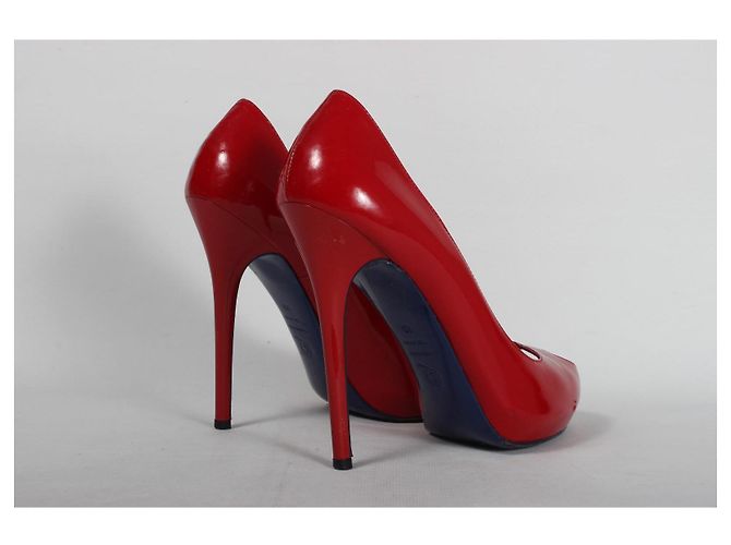 Rote Lacklederabsätze von Alexander McQueen - Ansicht 7