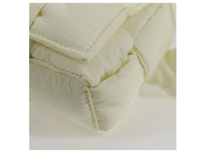Autre Marque BORSO A SPALLA INTRECCIATO IN NYLON BIANCO AUTH 131085M - vista 16
