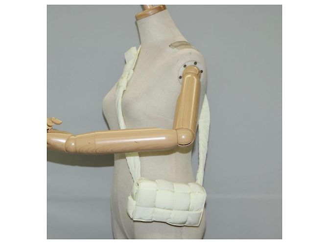 Autre Marque BORSO A SPALLA INTRECCIATO IN NYLON BIANCO AUTH 131085M - vista 24
