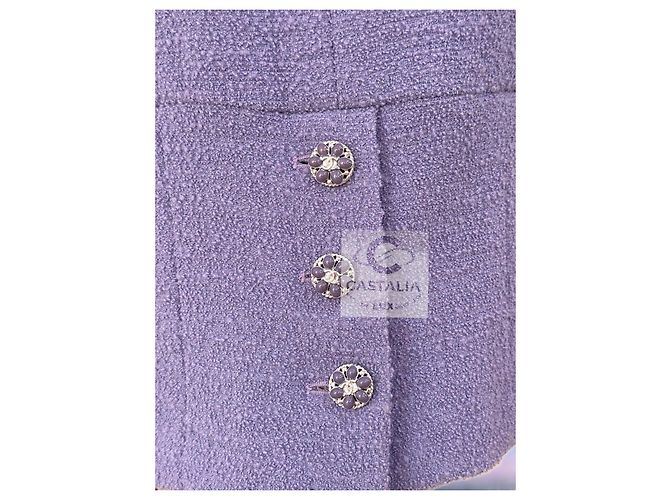 Chanel Traje de Tweed Lavanda con Botones de Joyas 38 FR - vista 11