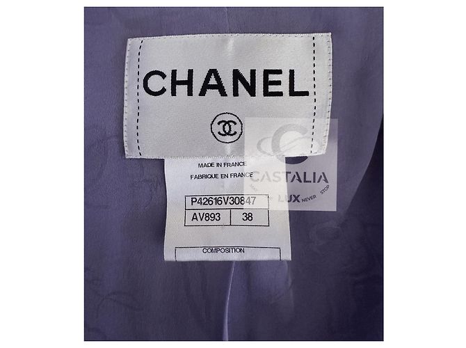 Chanel Traje de Tweed Lavanda con Botones de Joyas 38 FR - vista 15