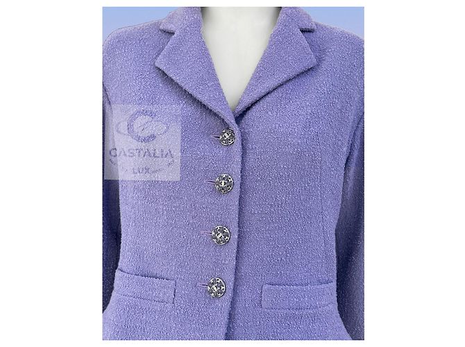 Chanel Traje de Tweed Lavanda con Botones de Joyas 38 FR - vista 7