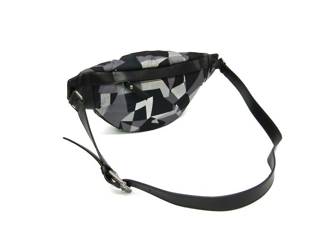 Marsupio/borsa a tracolla Jimmy Choo DERRY CNX con borchie a forma di stella Marrone Nero - vista 3