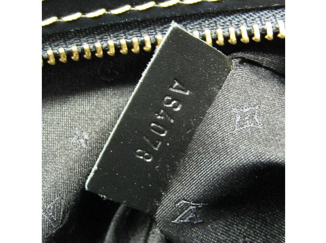 Borsa Louis Vuitton Suhali Lockit PM Nero - vista 14