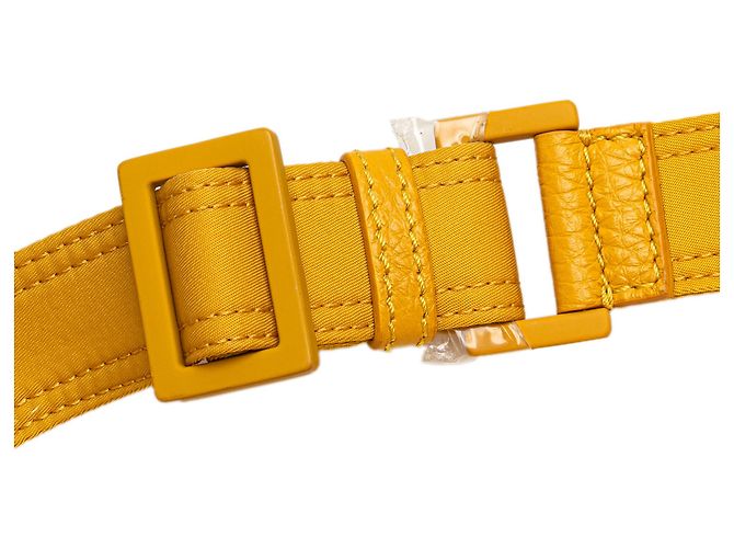 Borsa Baguette grande in nylon Econyl giallo Fendi - vista 12