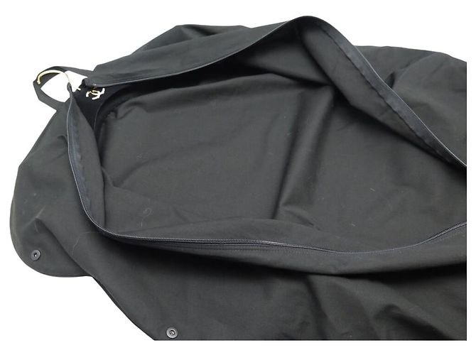 LOT GARMENT BAG FOR CHANEL JACKET + BLACK CC LOGO HANGER - view 12
