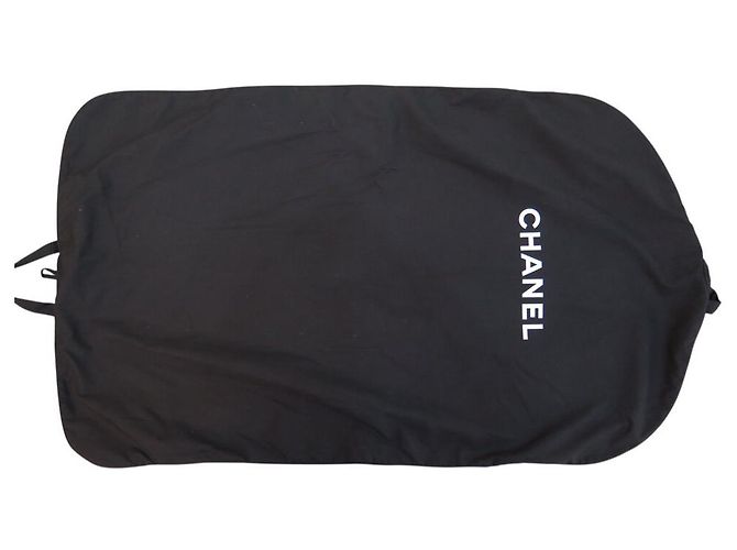 LOT GARMENT BAG FOR CHANEL JACKET + BLACK CC LOGO HANGER - view 2