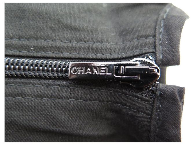 LOT GARMENT BAG FOR CHANEL JACKET + BLACK CC LOGO HANGER - view 5