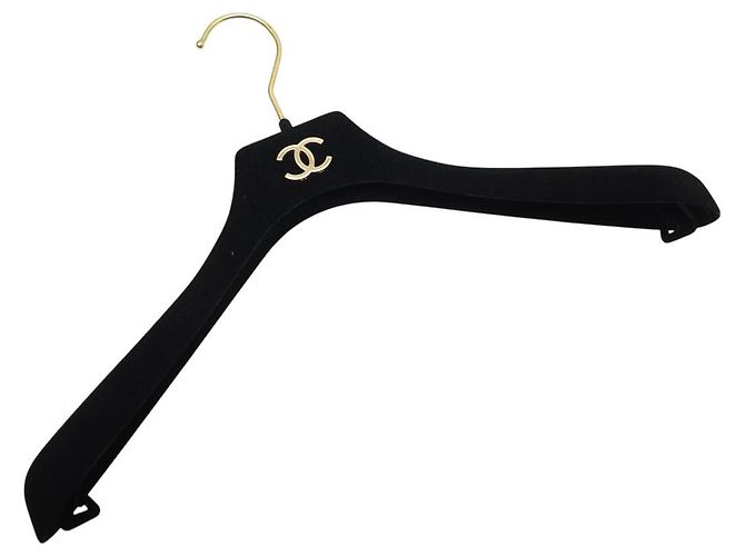 LOT GARMENT BAG FOR CHANEL JACKET + BLACK CC LOGO HANGER - view 9