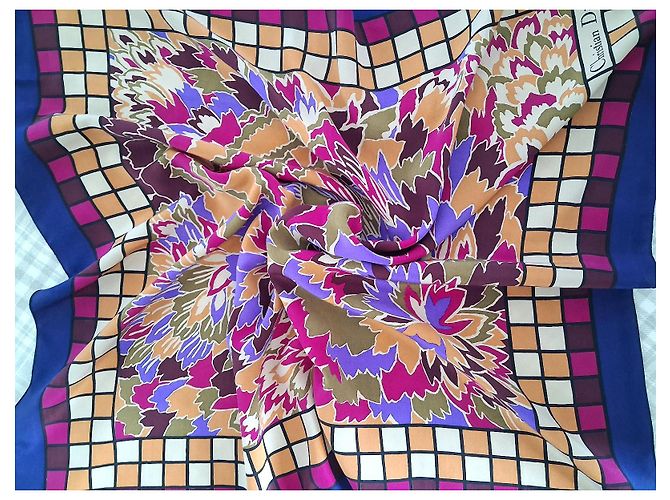 Christian Dior Nuovo e vintage - raro in pura seta crepè - L. 65 cm x 65 Nero Bianco Multicolore Beige Bordò Porpora Cachi Sabbia Senape Cognac Caramello Carne Fuschia Viola scuro - vista 10