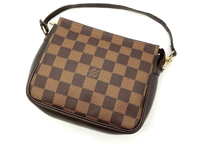Pochette de mano Louis Vuitton Truth Makeup Castaño Damier ebene - vista 2