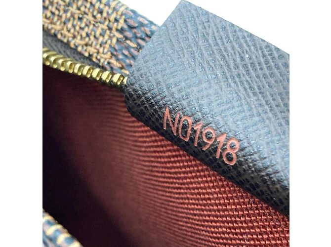 Pochette de mano Louis Vuitton Truth Makeup Castaño Damier ebene - vista 9