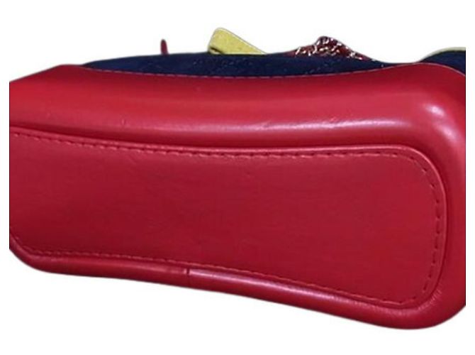 Borsa a spalla hobo piccola Chanel Gabrielle de Chanel Rosso Giallo Blu navy - vista 3