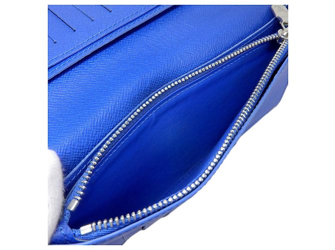 Carteira longa em couro Taiga Louis Vuitton M30791 Preto Azul - vista 4