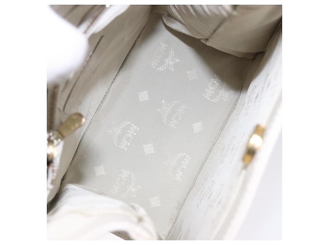 Borsa a Spalla MCM in Pelle Bianca e Oro Auth bs27684 Bianco D'oro - vista 17