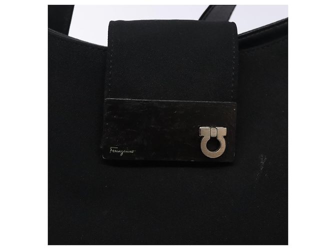 Borsa a Spalla Gancini in Nylon Blu Navy e Argento di Salvatore Ferragamo Auth gh333 - vista 14