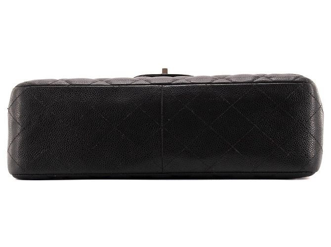 CHANEL - Sac à main Classique/Timeless Jumbo Chanel en cuir caviar noir - vue 4
