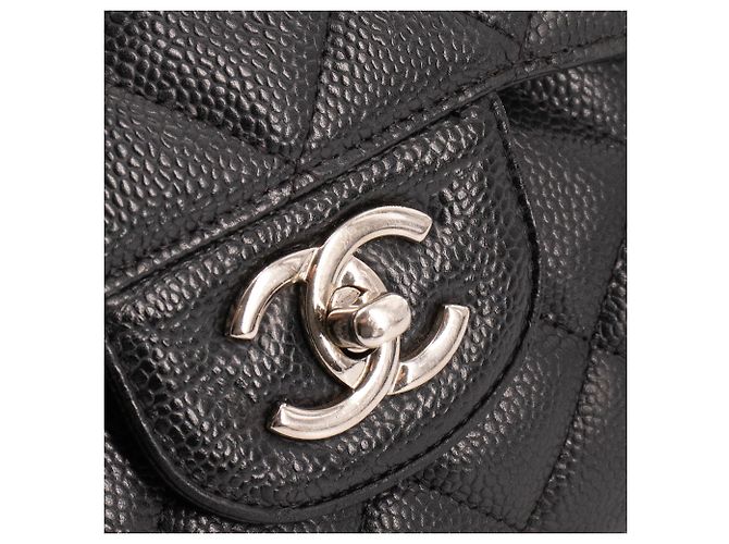 CHANEL - Sac à main Classique/Timeless Jumbo Chanel en cuir caviar noir - vue 5