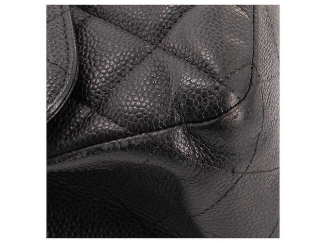 CHANEL - Sac à main Classique/Timeless Jumbo Chanel en cuir caviar noir - vue 6