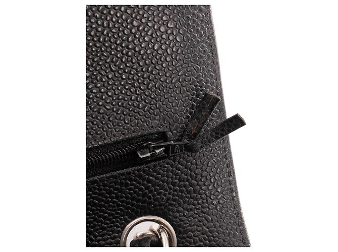 CHANEL - Sac à main Classique/Timeless Jumbo Chanel en cuir caviar noir - vue 8