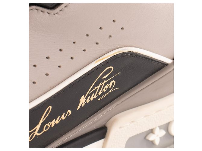 LOUIS VUITTON - Sneakers LV Trainer Low Louis Vuitton in pelle grigia e nera (T42.5) Grigio - vista 4
