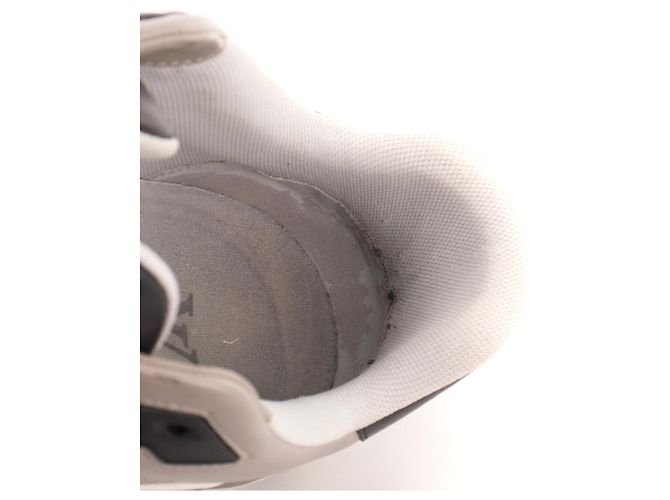 LOUIS VUITTON - Sneakers LV Trainer Low Louis Vuitton in pelle grigia e nera (T42.5) Grigio - vista 7
