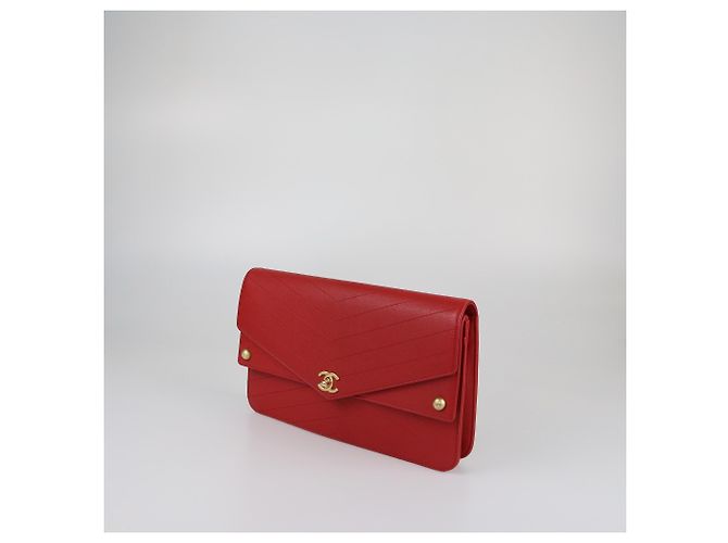 Clutch casual in chevron rosso Chanel - vista 2