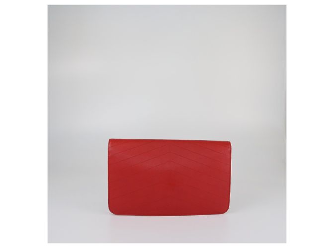 Clutch casual in chevron rosso Chanel - vista 3