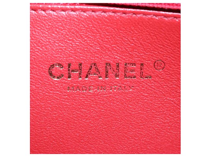 Clutch casual in chevron rosso Chanel - vista 5