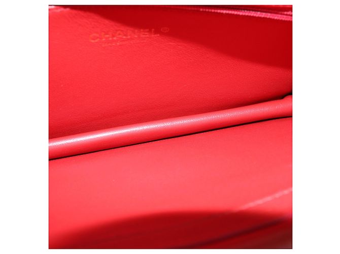 Clutch casual in chevron rosso Chanel - vista 6