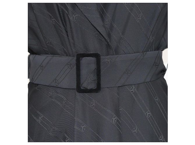 Schwarzes Sandro Mini-Kleid mit Jacquard-Logo und Samtkragen - Ansicht 4
