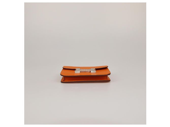 Cartera Slim Constance en Epsom Naranja de Hermès - vista 5
