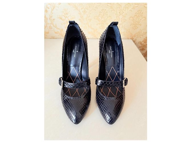 Décolleté Louis Vuitton in pelle nera 37 EU Nero - vista 6