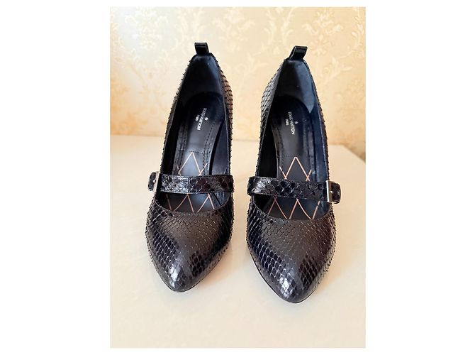 Décolleté Louis Vuitton in pelle nera 37 EU Nero - vista 7
