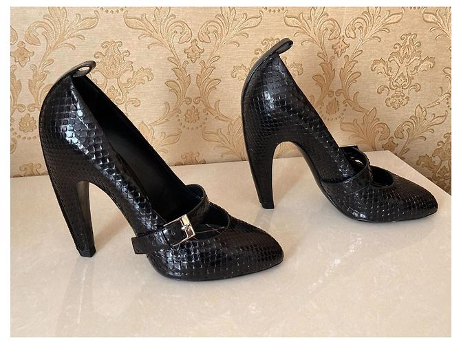 Décolleté Louis Vuitton in pelle nera 37 EU Nero - vista 8