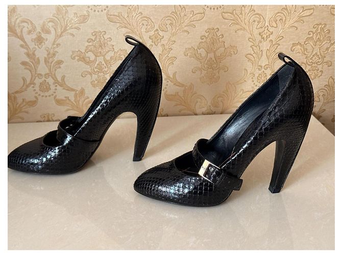 Décolleté Louis Vuitton in pelle nera 37 EU Nero - vista 9
