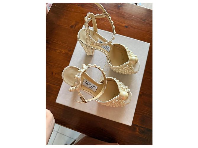 Décolleté con plateau Jimmy Choo in pelle bianca con perle Bianco - vista 16