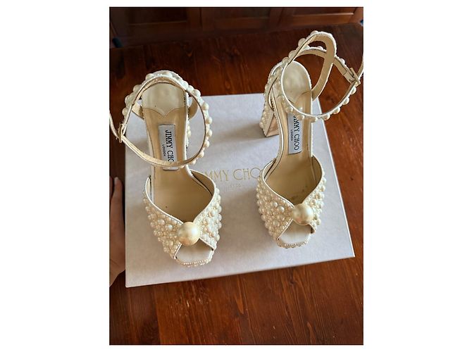 Décolleté con plateau Jimmy Choo in pelle bianca con perle Bianco - vista 2