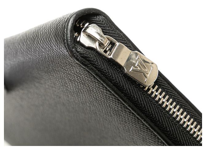 Organizer Zippy NM Taiga Louis Vuitton Nero - vista 8