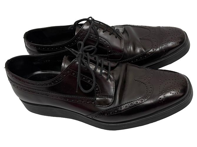 Prada Schnür-Brogue-Schuhe aus burgunderfarbenem Leder - Ansicht 6
