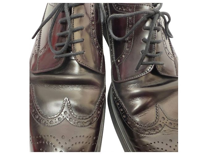 Prada Schnür-Brogue-Schuhe aus burgunderfarbenem Leder - Ansicht 9